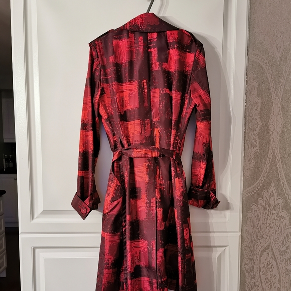 BCBG MaxAzria NWOT 100% silk trench coat - Picture 7 of 8